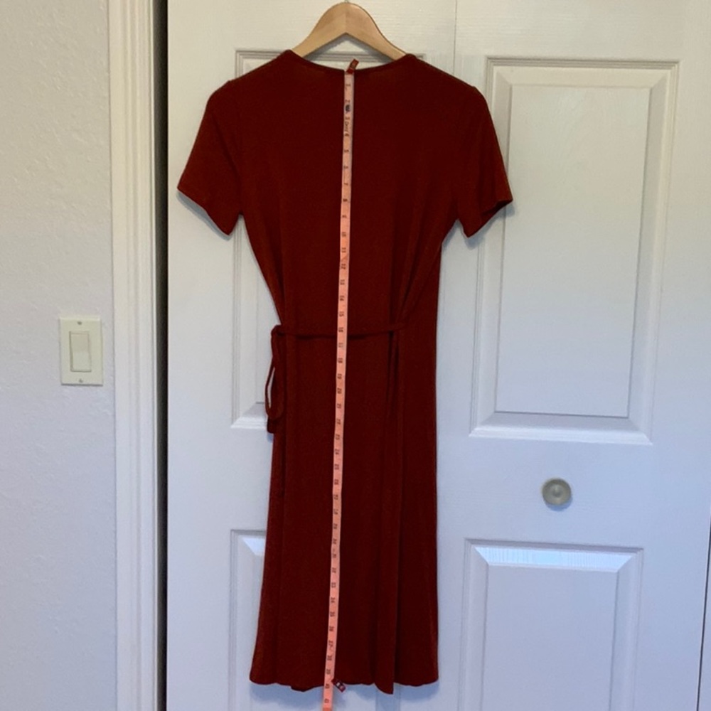 LA Relaxed Short Sleeve Wrap Dress - Picture 2 of 3
